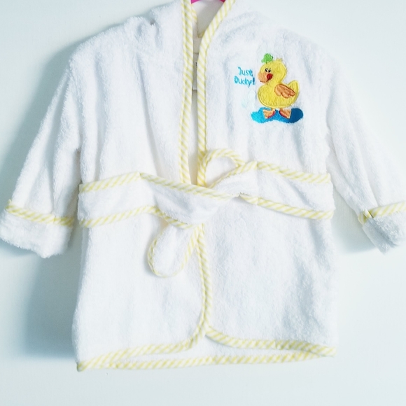 3/$25 Nuby Yellow Duck Embroidered White Towel Baby Robe Size 0-9M - Picture 6 of 10